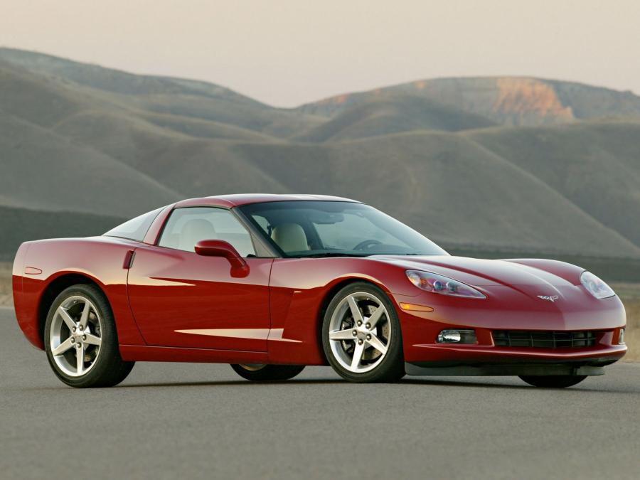  Chevrolet Corvette Coupe 2004 года  (фото 3 из 16)